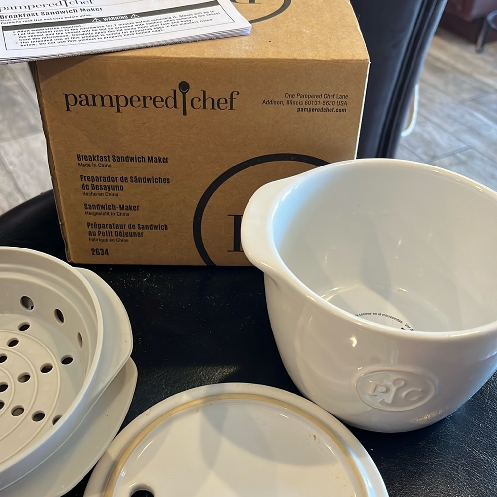 Pampered Chef Breakfast Sandwich Maker Microwave Like New
